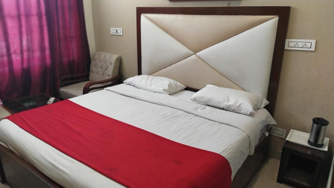 Hotel Eurasia Mohali international airport Zirakpur Esterno foto