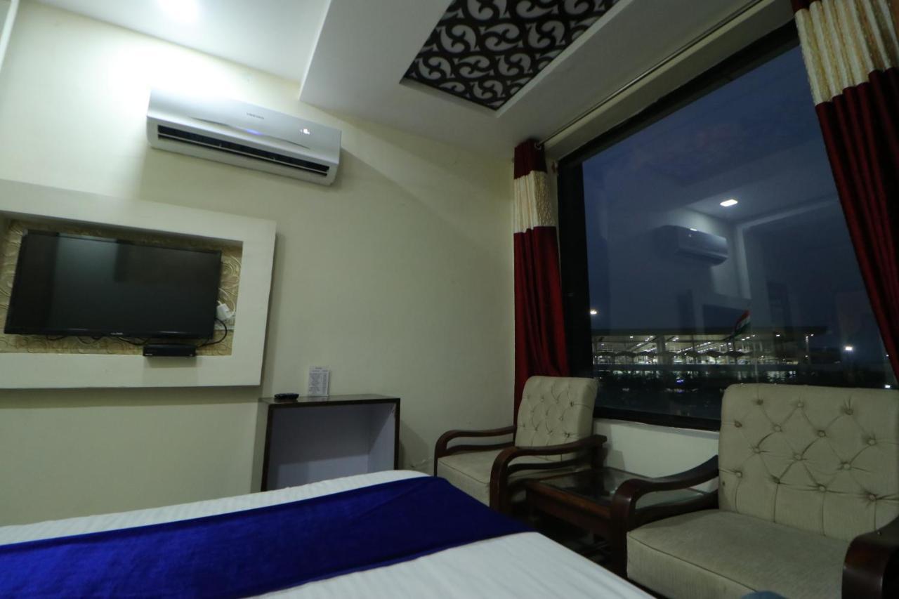 Hotel Eurasia Mohali international airport Zirakpur Esterno foto